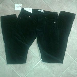 Black slim-fit velvet pants